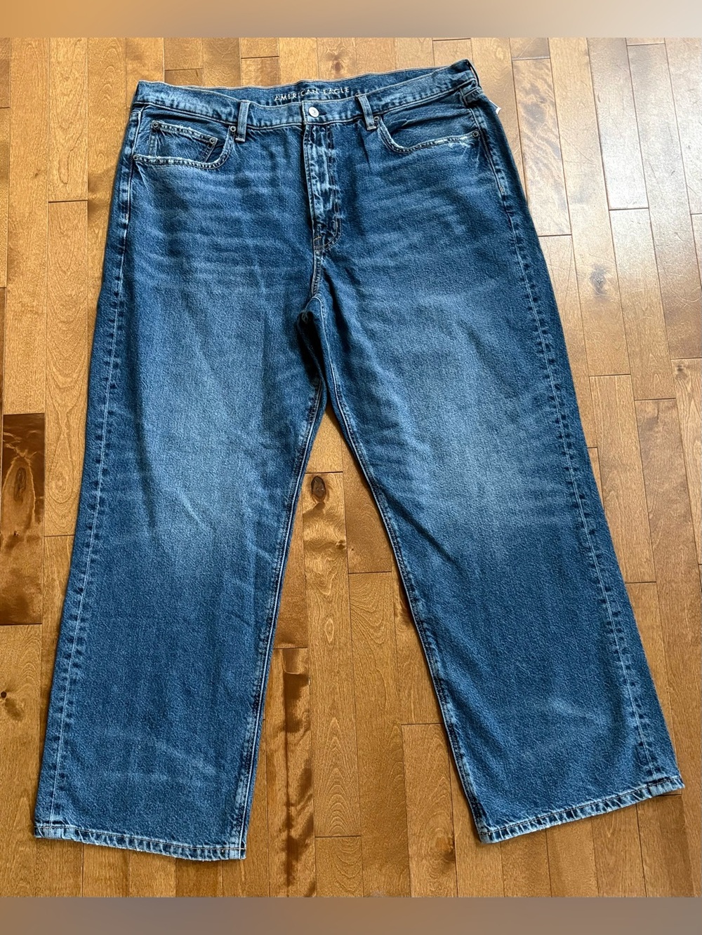 American Eagle Low-Rise Baggy Jeans Women's Size 18 Short Medium Wash Denim